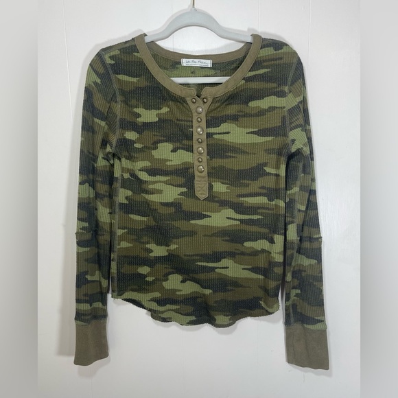 Free People Everest Camo Henley Print Button Snap Long Sleeve Shirt Size Medium - Picture 16 of 16